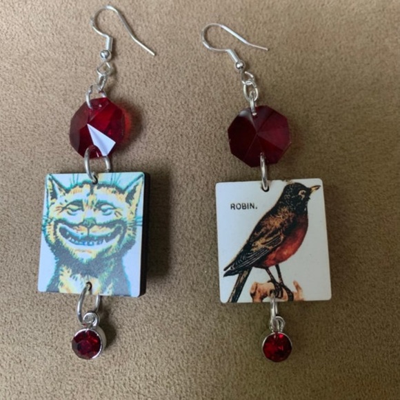 Grinning Cat Fun & Funky Art and Crystal Earrings - Picture 2 of 4